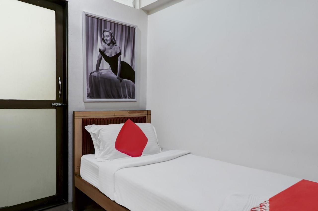 Oyo Flagship 572 Santacruz West Hotel Мумбай Екстериор снимка