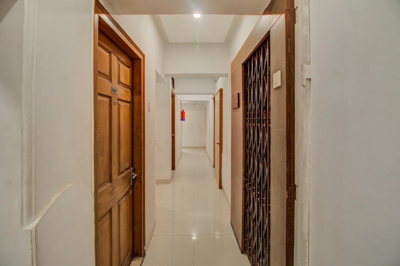 Oyo Flagship 572 Santacruz West Hotel Мумбай Екстериор снимка