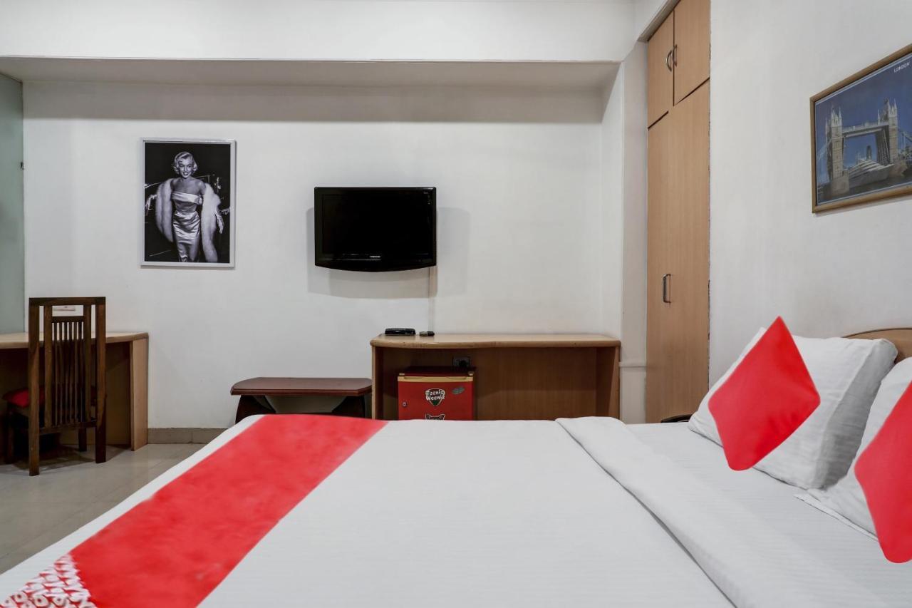 Oyo Flagship 572 Santacruz West Hotel Мумбай Екстериор снимка