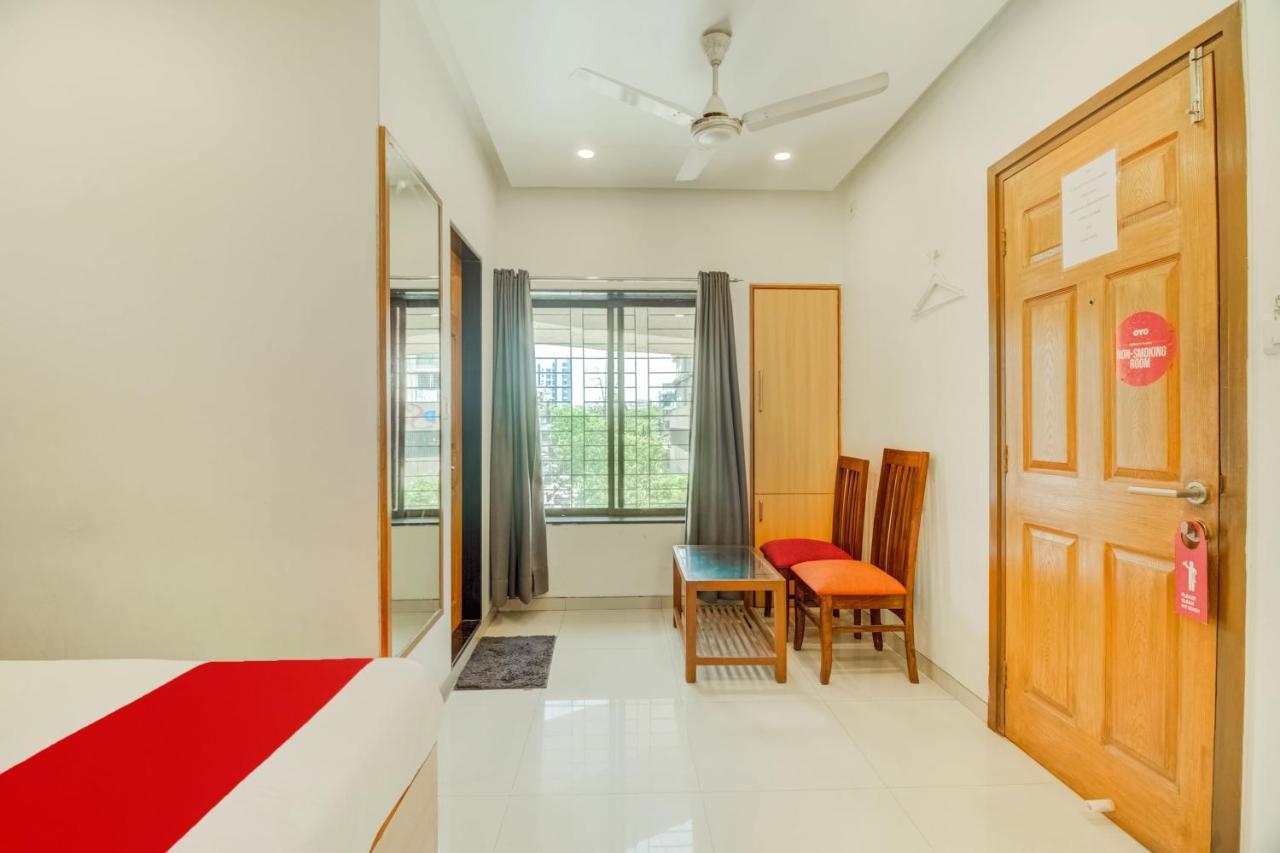 Oyo Flagship 572 Santacruz West Hotel Мумбай Екстериор снимка
