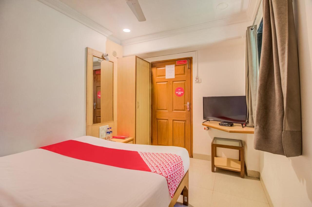 Oyo Flagship 572 Santacruz West Hotel Мумбай Екстериор снимка