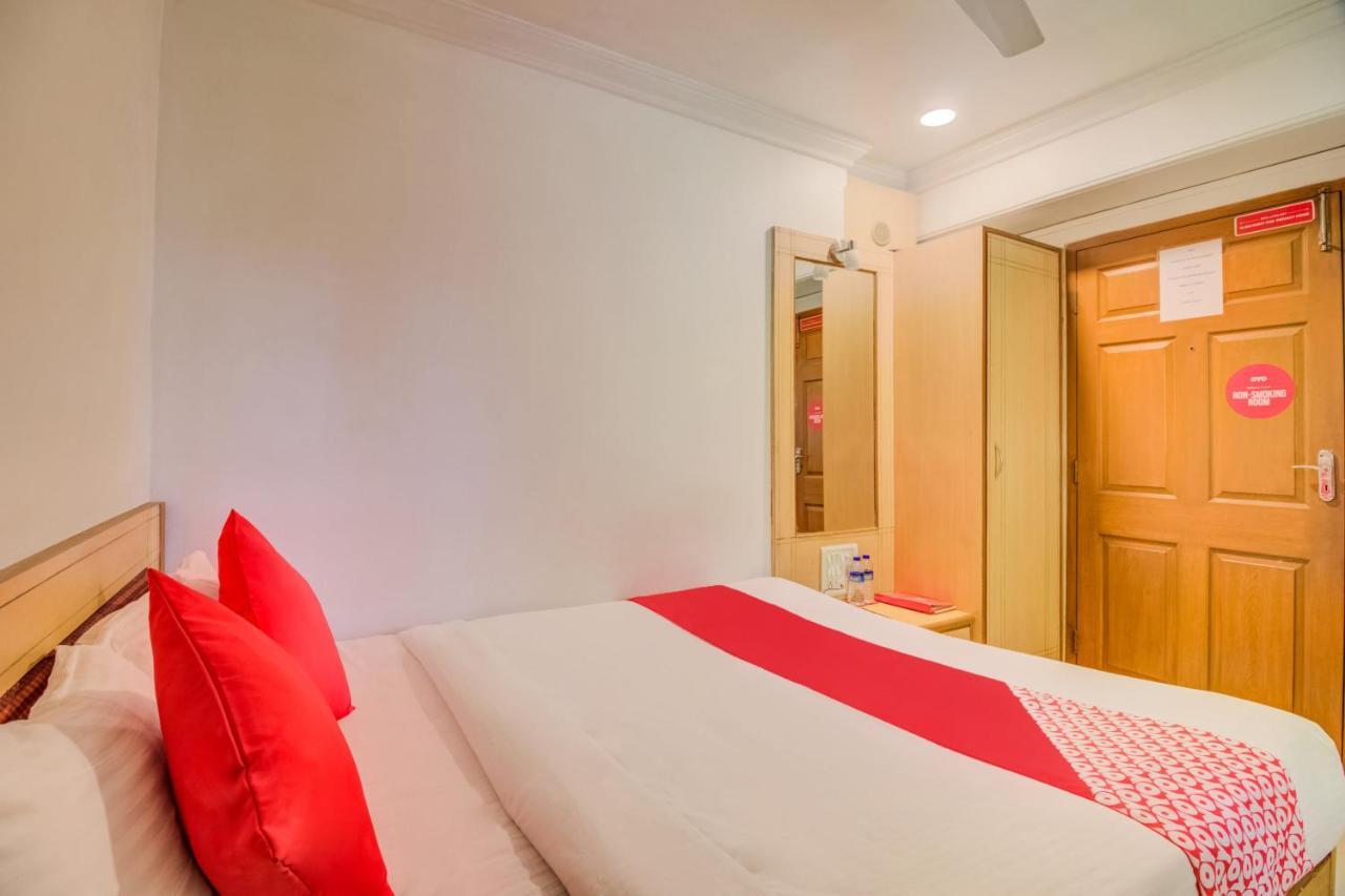 Oyo Flagship 572 Santacruz West Hotel Мумбай Екстериор снимка