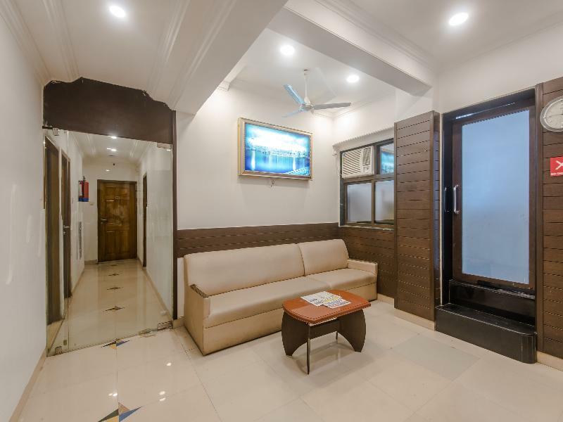 Oyo Flagship 572 Santacruz West Hotel Мумбай Екстериор снимка