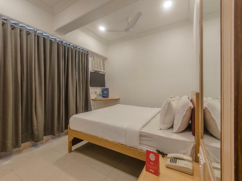 Oyo Flagship 572 Santacruz West Hotel Мумбай Екстериор снимка