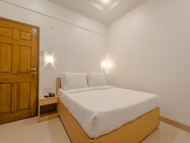 Oyo Flagship 572 Santacruz West Hotel Мумбай Екстериор снимка